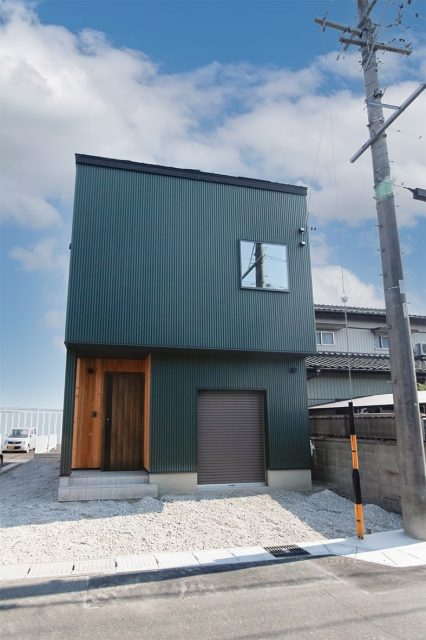 【終了】完成見学会　愛知県あま市　バイクガレージのあるガルバの家 